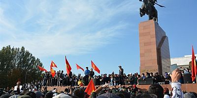 Kırgızistan’da Demokrasi Oyunu  Bitiyor